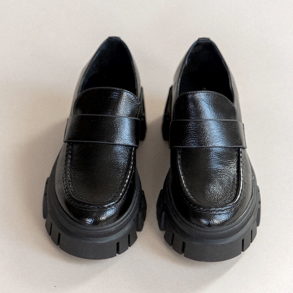 Chinese Laundry Black Chunky Lug Loafers